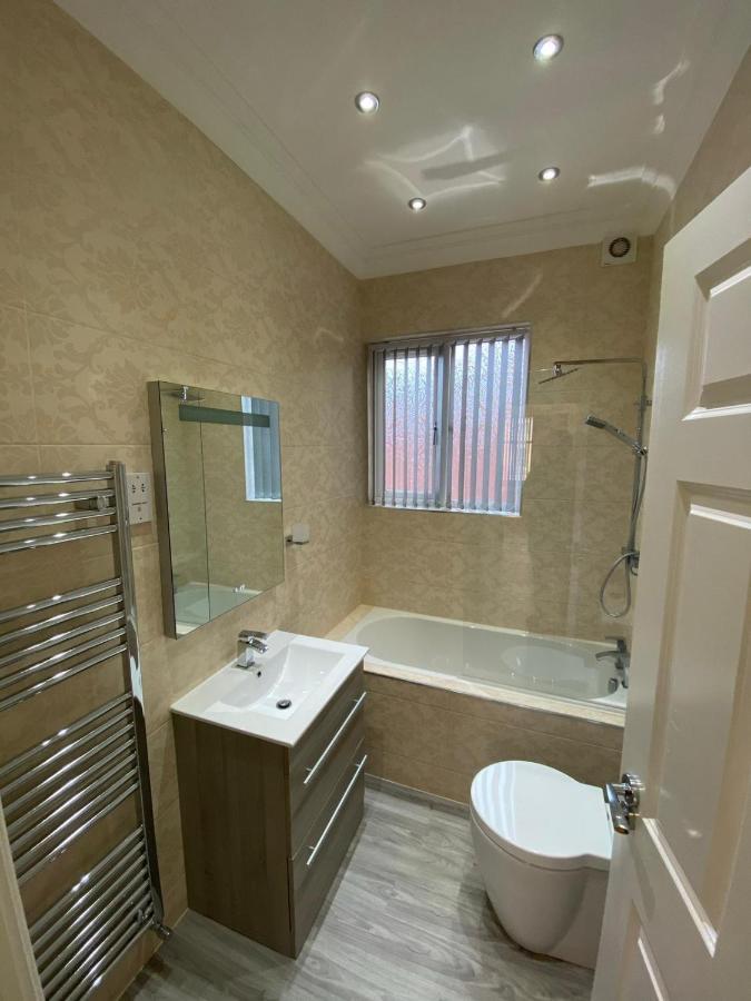 Luxury Apartment Apt5 Wolverhampton Buitenkant foto